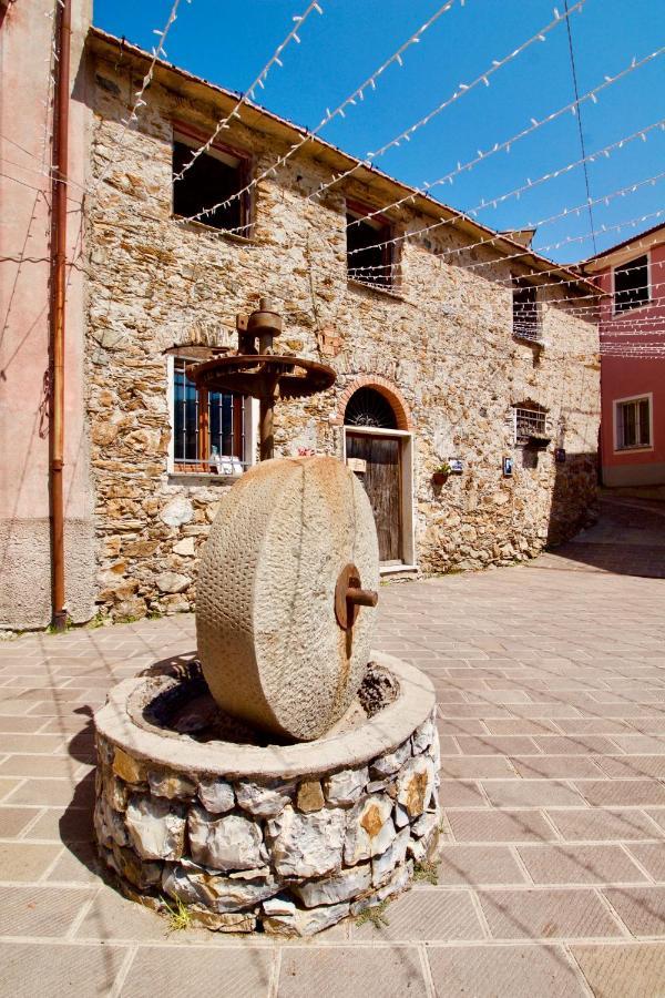 La Casa Dei Nonni Apartment โมเนเลีย ภายนอก รูปภาพ