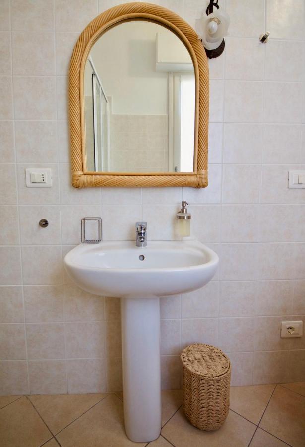 La Casa Dei Nonni Apartment โมเนเลีย ภายนอก รูปภาพ